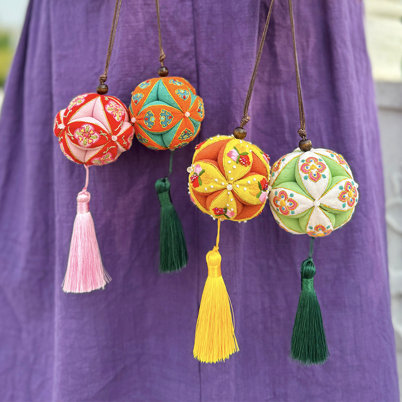Saquete de estilo antiguo bordado mano Lu DIY material paquete colgante bolsillo de bola para regalar novia colgante de flores