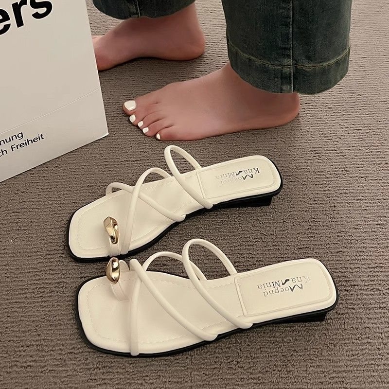 French-Style High-End Slip-On Slippers for Women, Summer 2024 New Model, Flat-Soled, Elegant Thong Roman Sandals