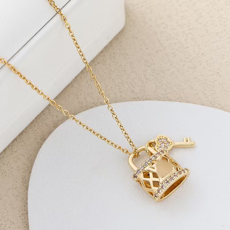 Cross-border Amazon Hot Sale Titanium Steel Necklace Women's Lock Pendant Niche Light Luxury High-end All-match Clavicle Chain