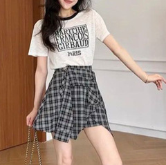 クールでスタイリッシュな女性用韓国ファッション年齢軽減半袖Tシャツフェイクツーピーススカートパンツ2点セット