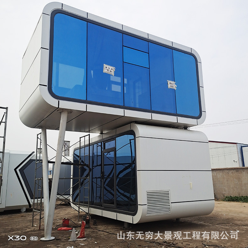 Moderno simple característico estilo popular montado paisaje edificio al aire libre camping Internet celebridad móvil cápsula Hotel