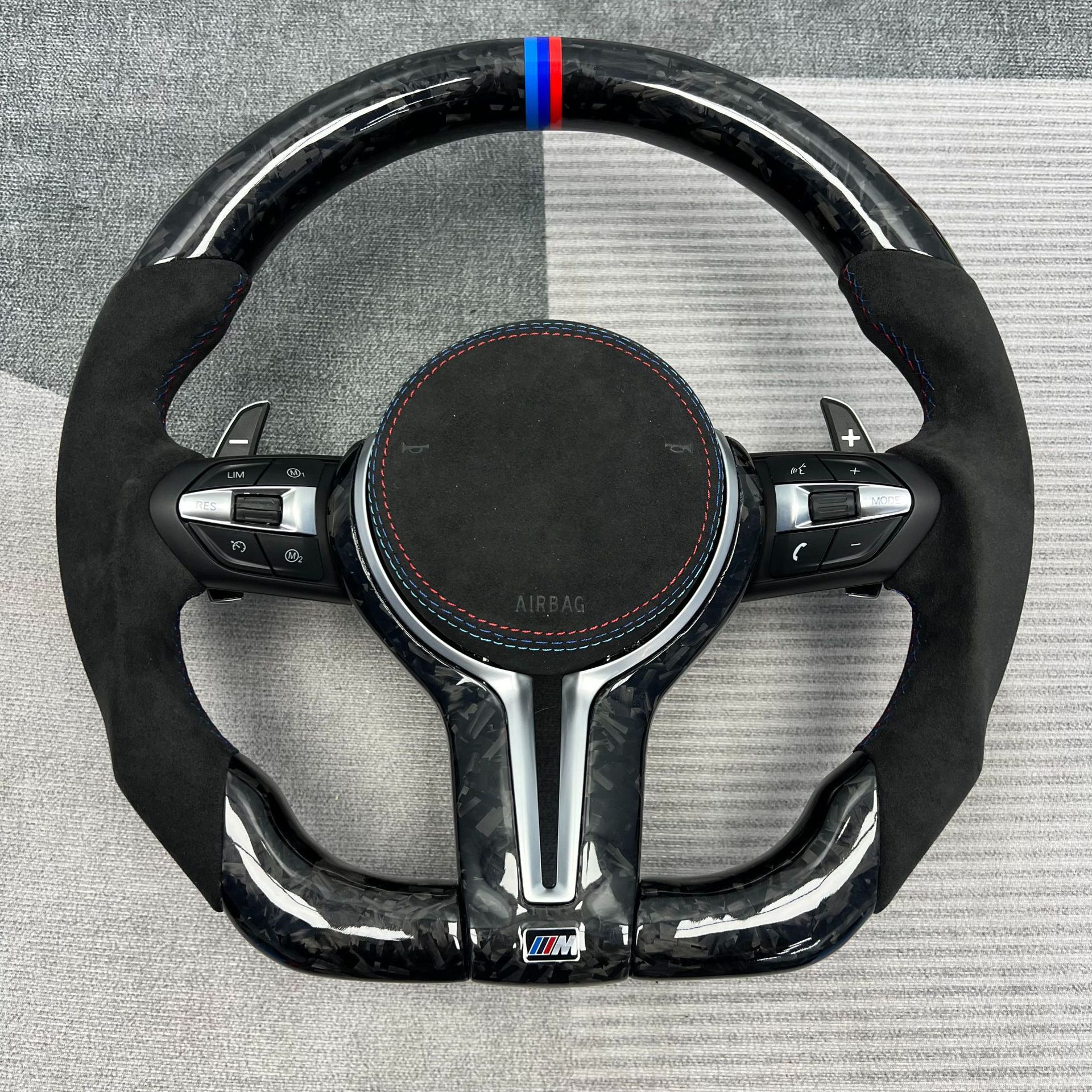 Popular in foreign trade, suitable for BMW F chassis 3 Series, 5 Series, X3, X5, M3, M6 carbon fiber car steering wheel modification and customization