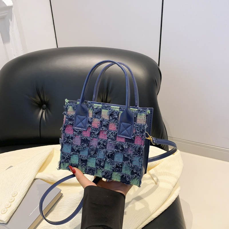 Fashionable handheld shoulder bag