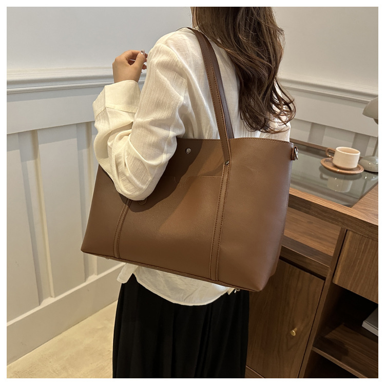 Retro texture commuting solid color simple 2024 autumn new large-capacity single-shoulder bag with a relaxed underarm tote bag undefined