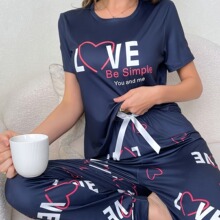 �羳���мҾӷ���ó�ļ�Ůװ������ĸͼ������˯�³������������
