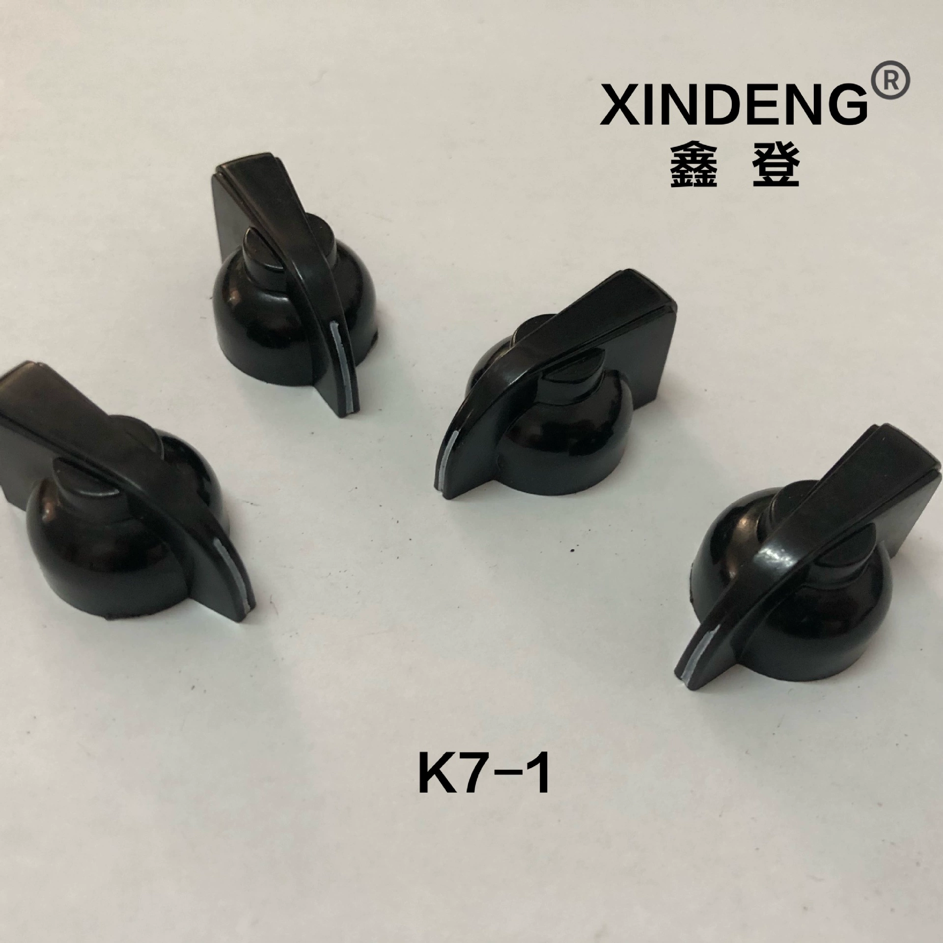 Продается производителем: крышка ручки переключателя ленты K7-1, крышка ручки потенциометра, различные бакелитовые, пластиковые романы.