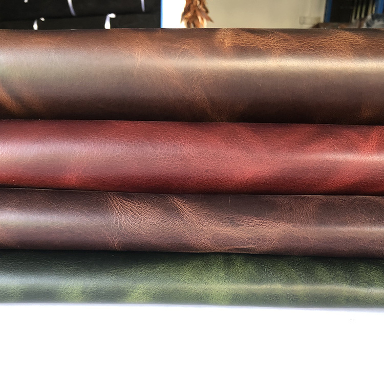 The first layer Buffalo cowhide genuine leather goods in stock 2.0 Oil Wax Buffalo Leather material Chameleon oil skin