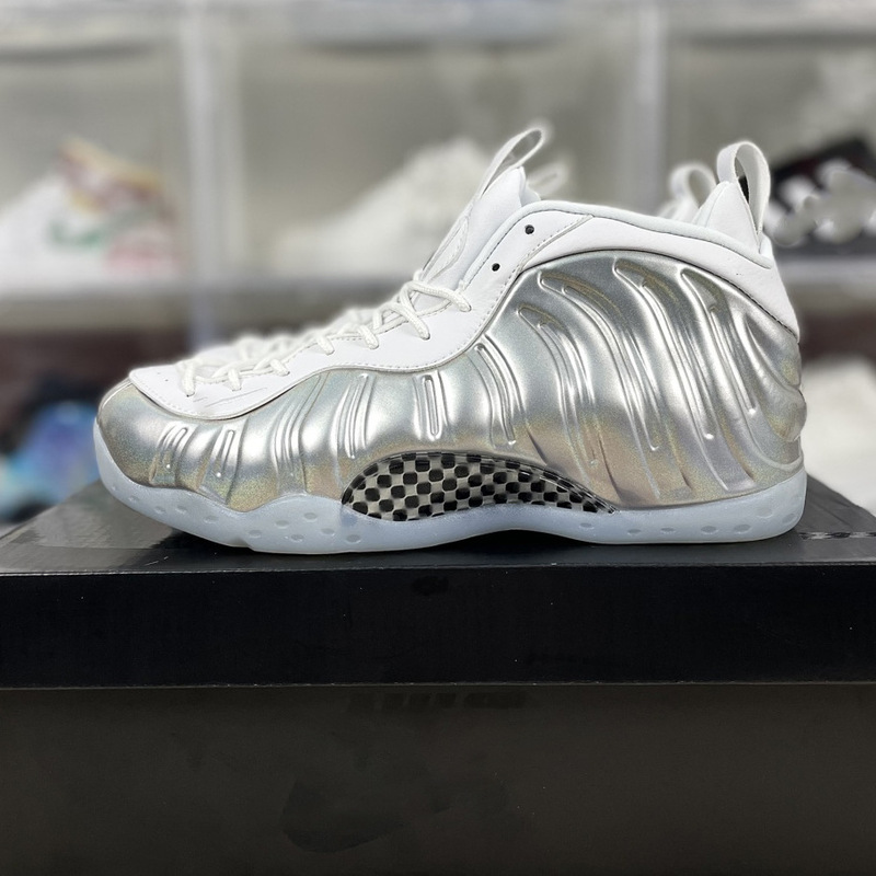 ピュアオリジナル Foamposite One ハーダウェイ シグネチャー スプレー フォーム ミッドトップ スポーツ バスケットボール シューズ ピュア ホワイト アイス ブルー ギャラクシー スプレー|undefined