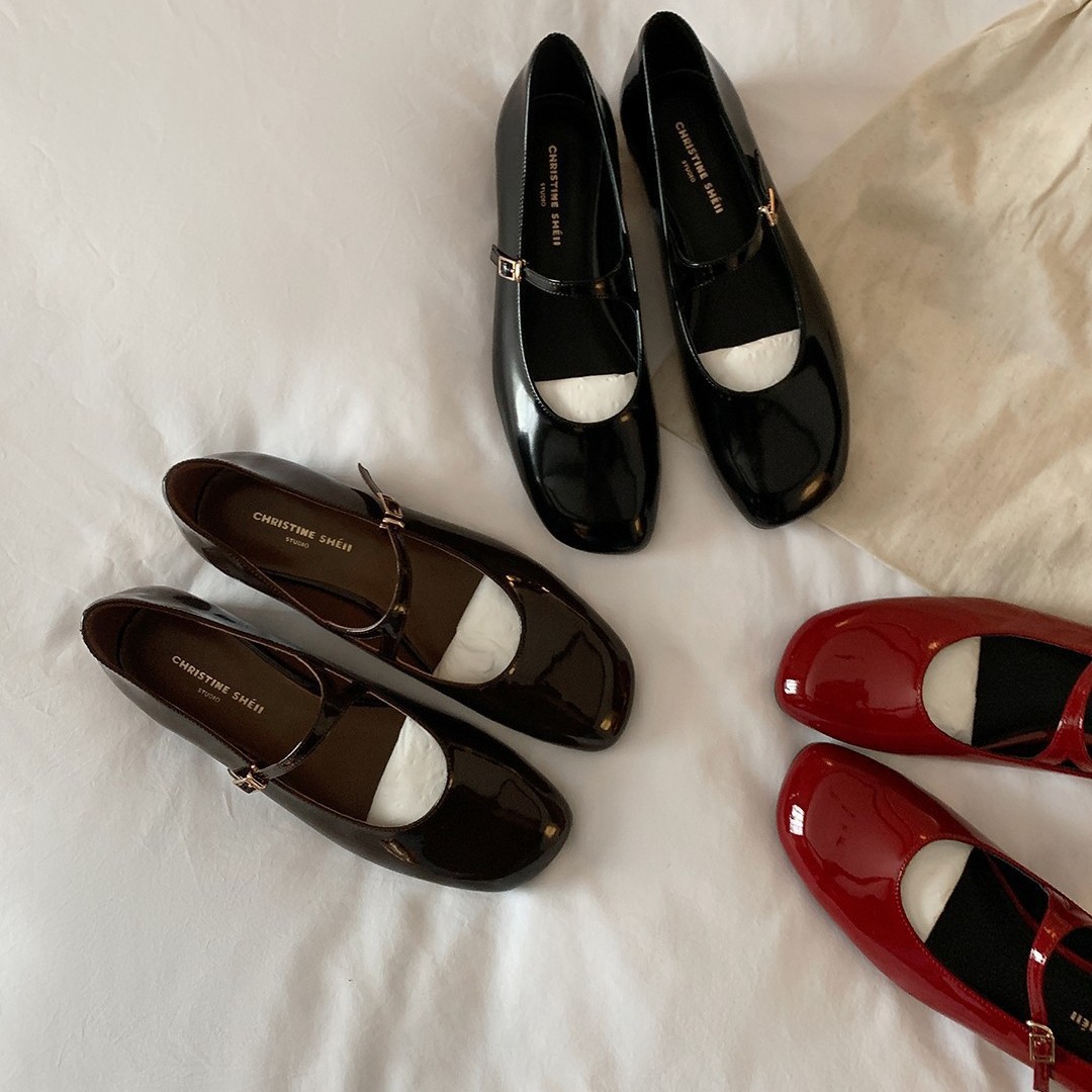 Cowhide Version of Korean Niche French-Style Patent Leather Retro Buckle Strap Shallow-Cut Chunky Heel Mary Jane Women's Shoes for Commuting with an Elegant Look