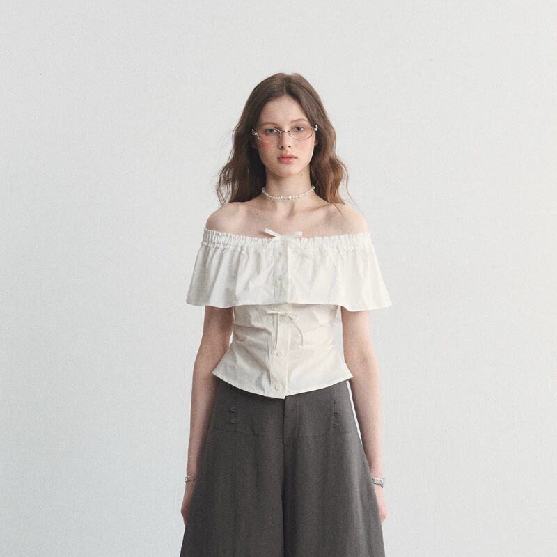 Spear Youth "Love Thoughts" One-Shoulder Ruffled White Short-Sleeved T-Shirt with Bow Short Top Spear Youth "Love Thoughts" One-Shoulder Ruffled White Short-Sleeved T-Shirt with Bow Short Top