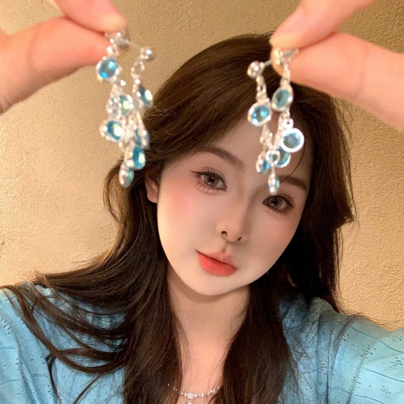 超闪冰川蓝水晶流苏耳钉女2025新款轻奢小众设计感耳环高级感耳饰|undefined