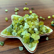 厂家现货供应丹东绿石子 绿色水磨石碎石子 透水地坪铺路绿石米