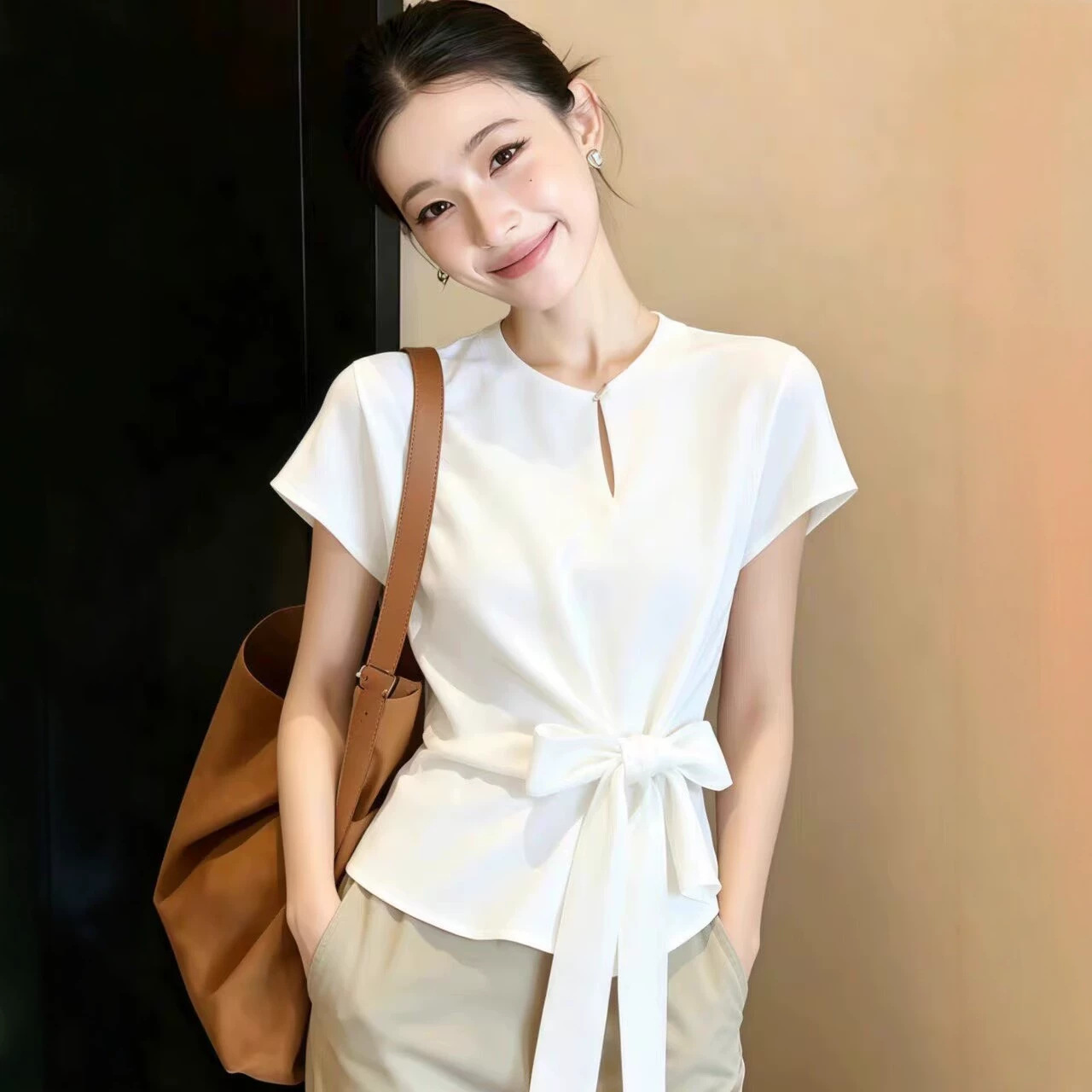 Áo sơ mi nữ trắng dây buộc nơ bướm eo, tay ngắn, phong cách trẻ trung — màu trắng chi tiết 2