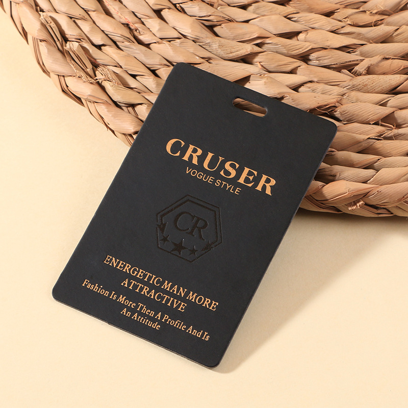 加厚黑卡压纹服装商标吊牌 童装挂牌标签卡 家纺辅料牛皮纸吊卡