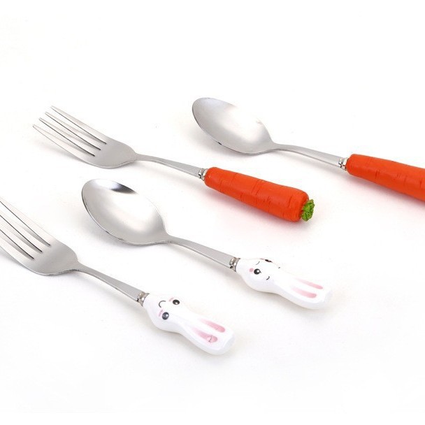 A2564 Edelstahl-Kinderbesteck mit Cartoon-Motiven und niedlichen Griffen, westliches Besteck, Kindergartenlöffel und -gabel_voghion.com