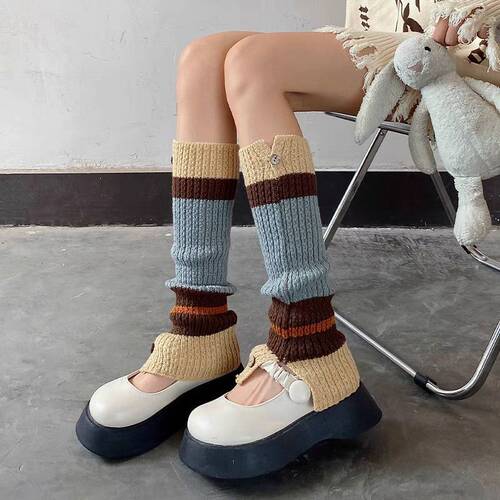 Summer leg covers for hot girls piles of socks for women JK wholesale subculture knitted retro coffee color block button calf socks
