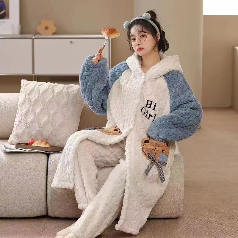 Internet celebridad nuevo Otoño e Invierno coral polar pareja Pacha fresa oso camisón traje largo engrosada entrega de apoyo