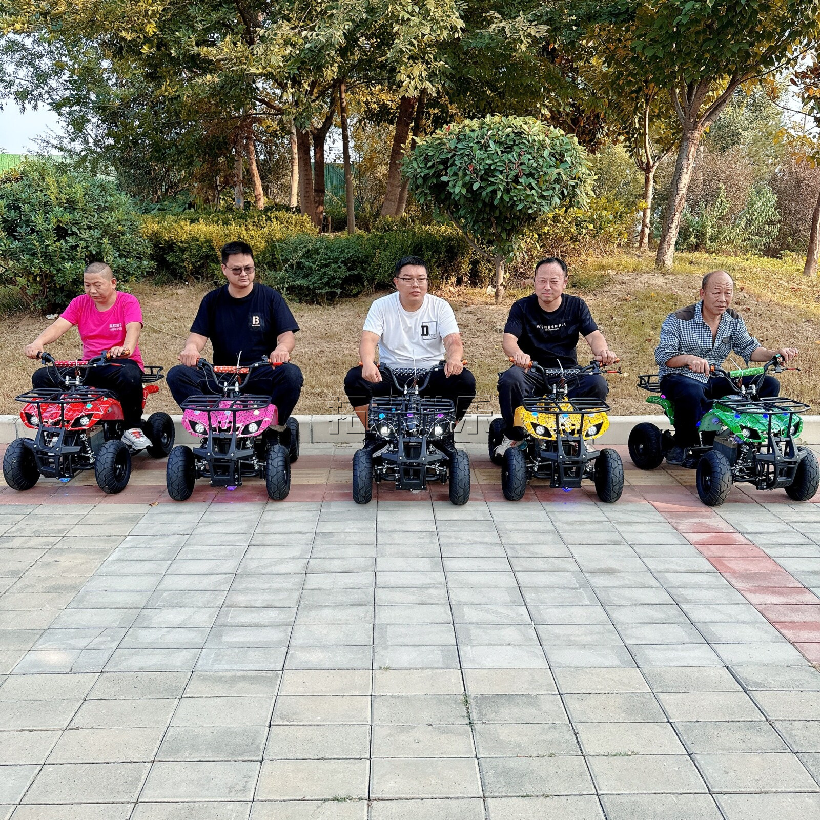 Nuevos coches de choque para niños, puestos cuadrados, coches de entretenimiento para padres e hijos, centro comercial Robot de Gabón, fabricantes de coches de juguete eléctricos