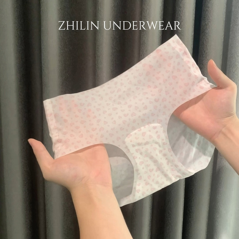 Ultra-Thin Ice Silk Panties for Women, Mid-Waist One-Piece Style, Cartoon Print with Cute Bear Design, Seamless Panties for Girls