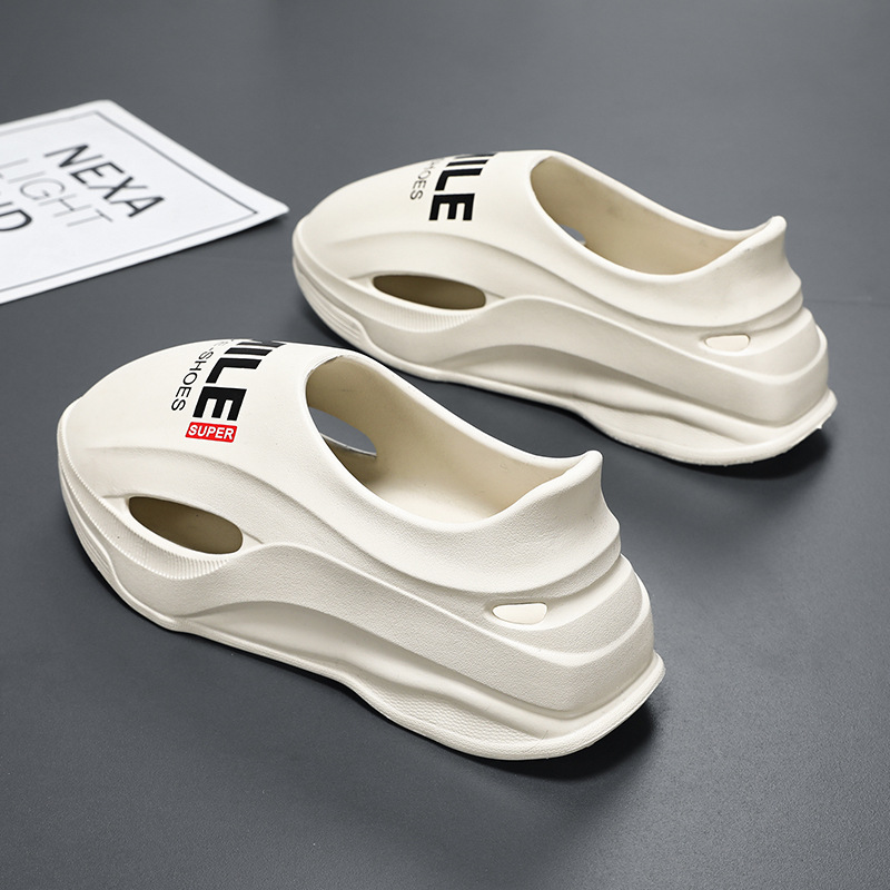 Nuevos zapatos con agujeros para hombres verano 2025 nuevo uso exterior antideslizante, desodorante, pisando mierda, sandalias de playa deportivas de plataforma para hombres