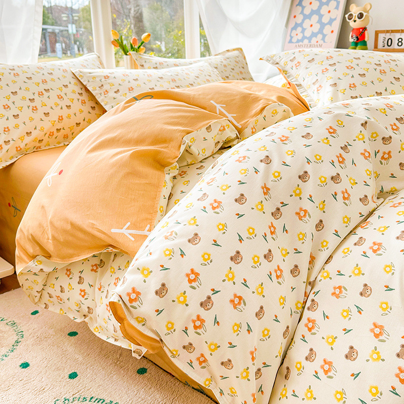 Oso de encuentro de flores