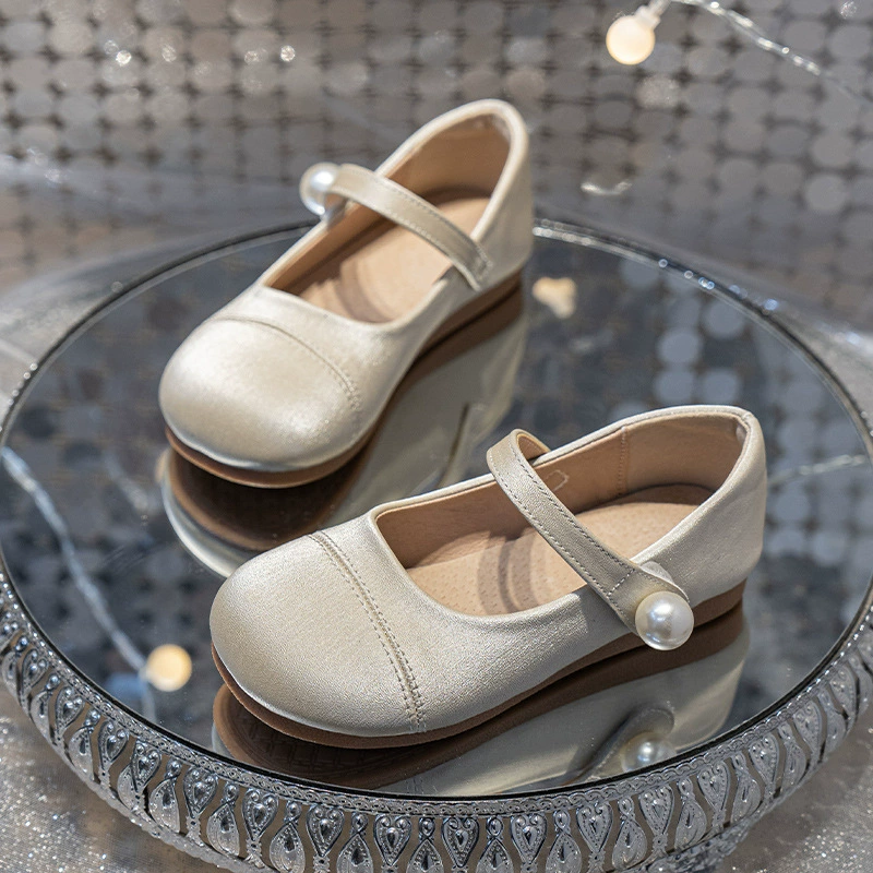 Детские туфли в стиле Шанель, весна-осень 2025, новая модная коллекция, мягкая подошва, кожаные туфли для выступлений, туфли Мэри Джейн для малышей