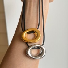 达赞现货工厂批发欧美INS跨境18k镀金钛钢精抛圆圈皮绳金银项链