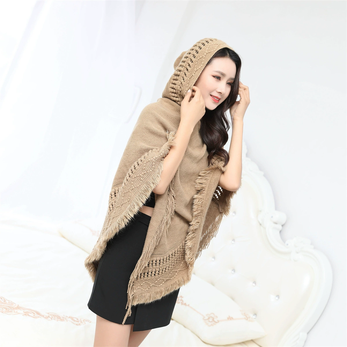 Осень и зима 2023 трансграничная Женская однотонная полая кисточка с капюшоном больших размеров мм свободная Тонкая Шаль-накидка в наличии