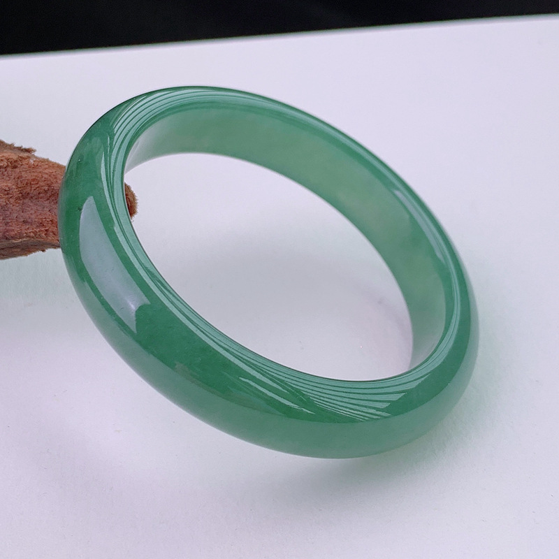 Looduslik Birma A-tüüpi jadeiidist käevõru jadeist käevõru_voghion.com