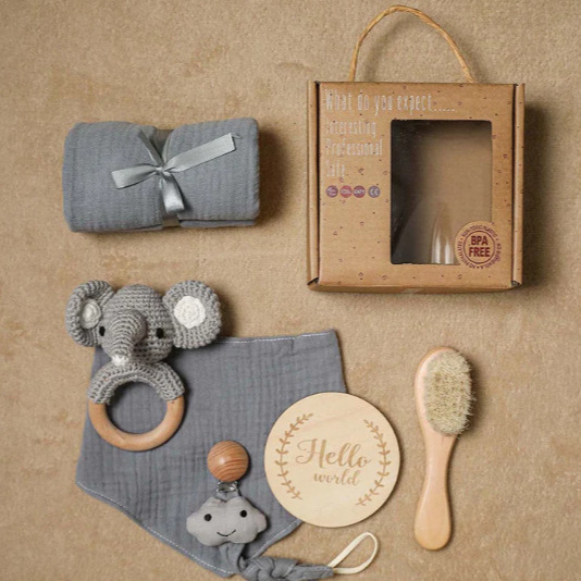 Bebé hecho a mano en feltro libro tranquilo caja de regalo de nacimiento de bebés tetas cadena muñeca animal manta juguete