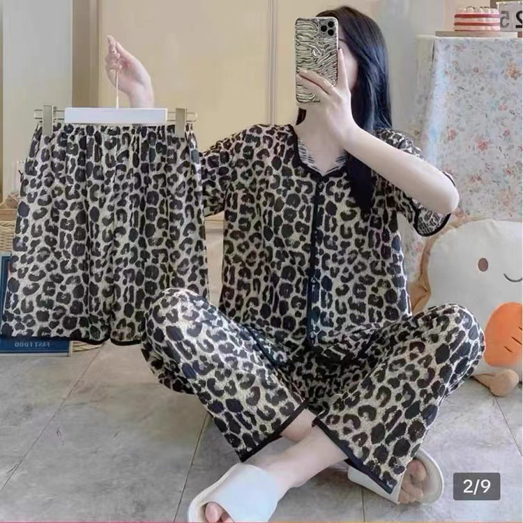 Explosión de tres piezas Cardigan pijama de mujer de verano de mangas cortas pantalones largos delgados se pueden usar dibujos animados dulce conjunto de ropa para el hogar