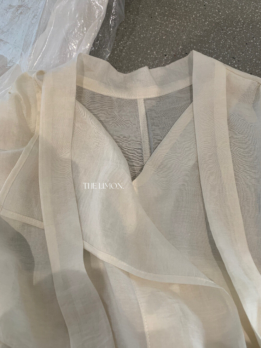 Áo sơ mi nữ linen cổ V tay dài phối dây rua, thiết kế thanh lịch mùa hè 2026 — Bột cam, xanh lá cây, màu xám, màu mơ chi tiết 11