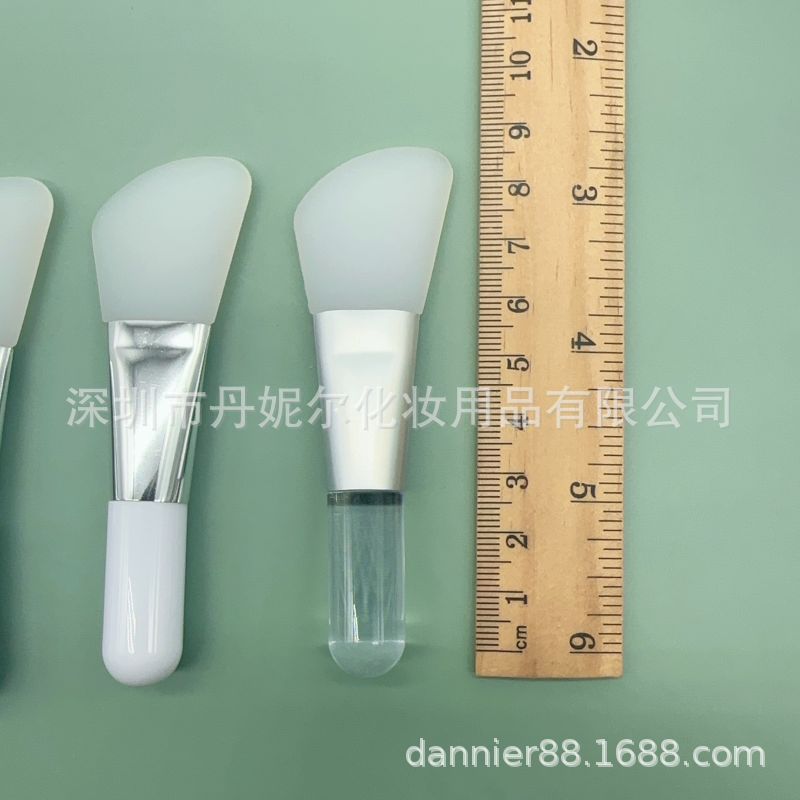 Mini 9cm silicone facial mask brush facial care brush apply facial cleansing skin management tool knife soft head