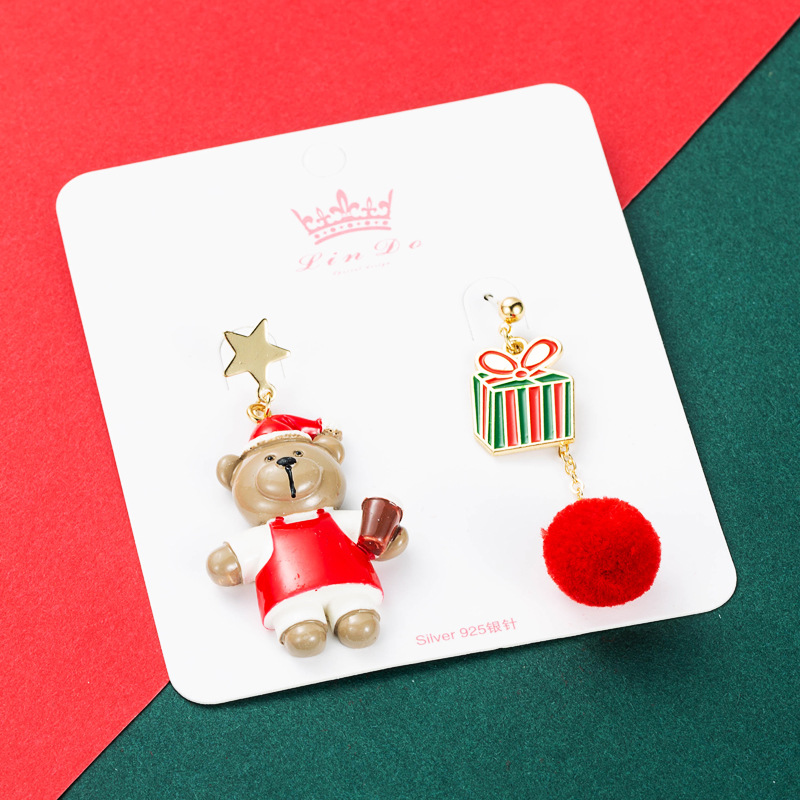 Christmas Series Alloy Resin Bear Gift Box Ball Earrings Wholesale Nihaojewelry display picture 2