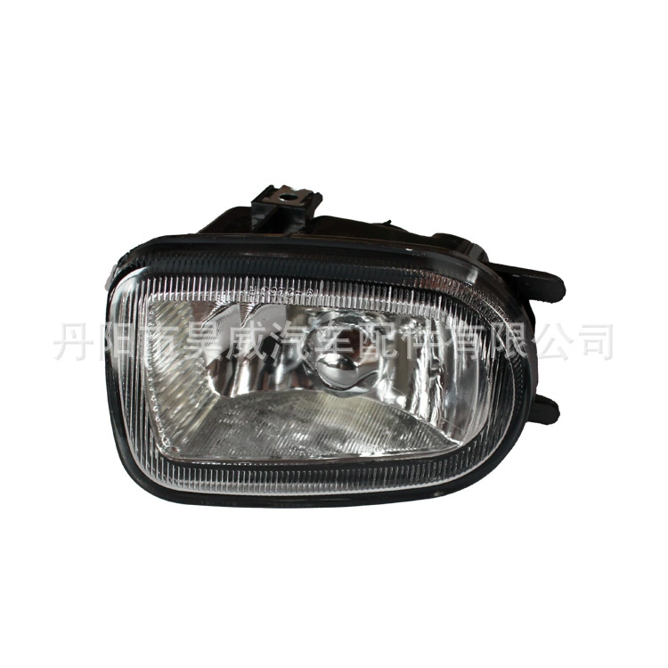 Для NISSAN Nissan Sunshine 1999-2009 Солнечный N16 Передние противотуманные фары в сборке 26150-4M42