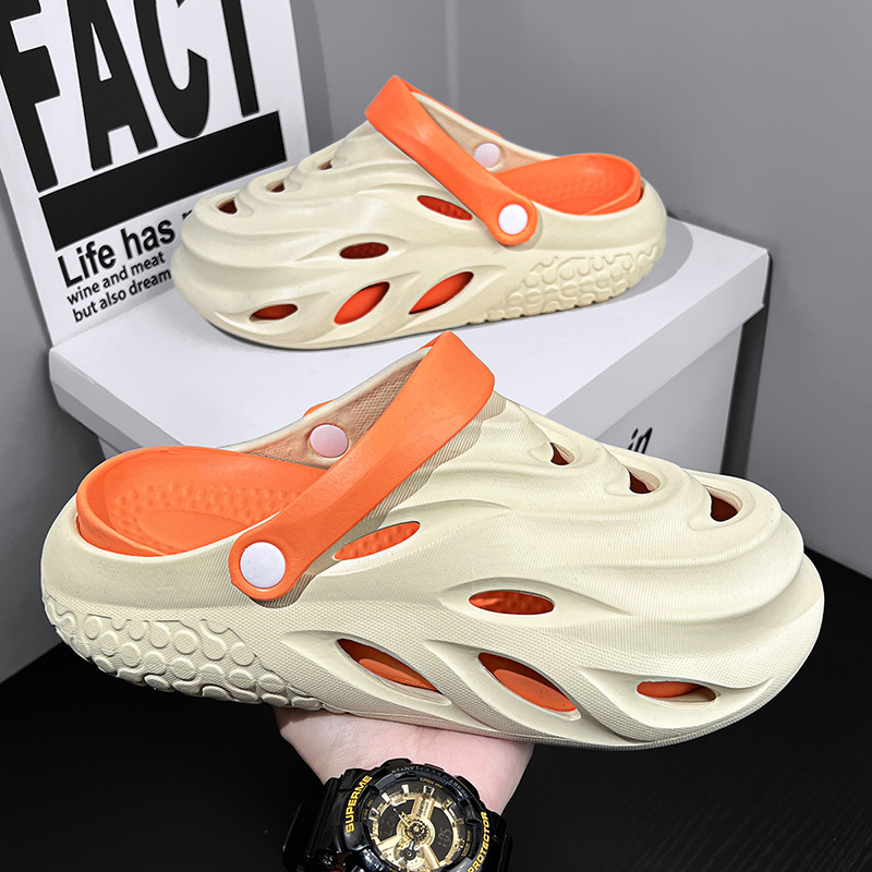 Baotou zapatillas frías de verano pareja de moda de tamaño grande red red red agujero zapatos nuevos zapatos de playa EVA de piso grueso
