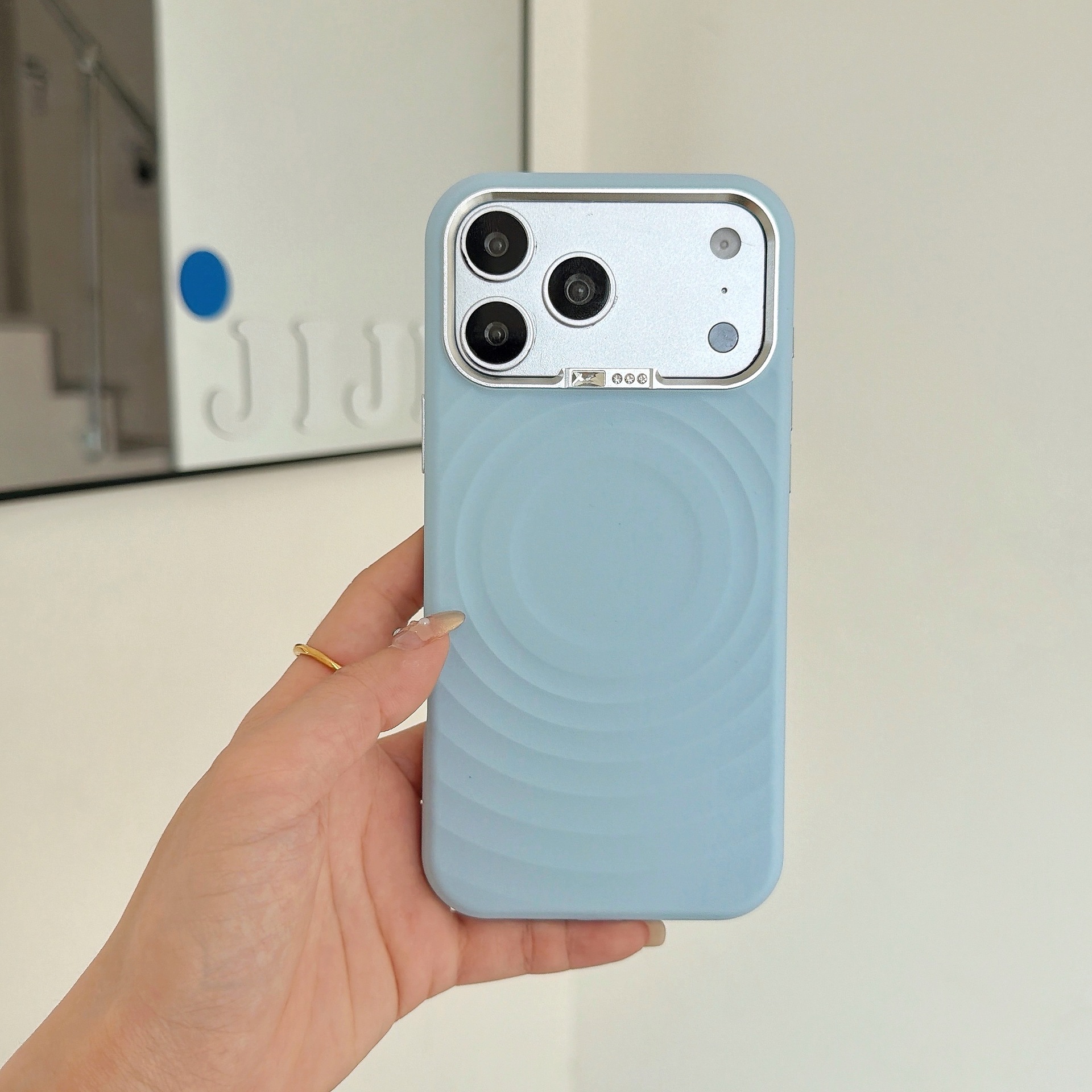 闪钻波漾磁吸适用iPhone18promax手机壳独立五金镜头框苹果17保护