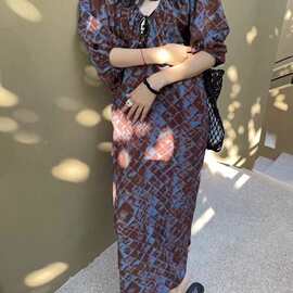 26春夏宽松显瘦百搭韩风连衣裙复古泡泡V领真丝桑蚕丝中长裙72