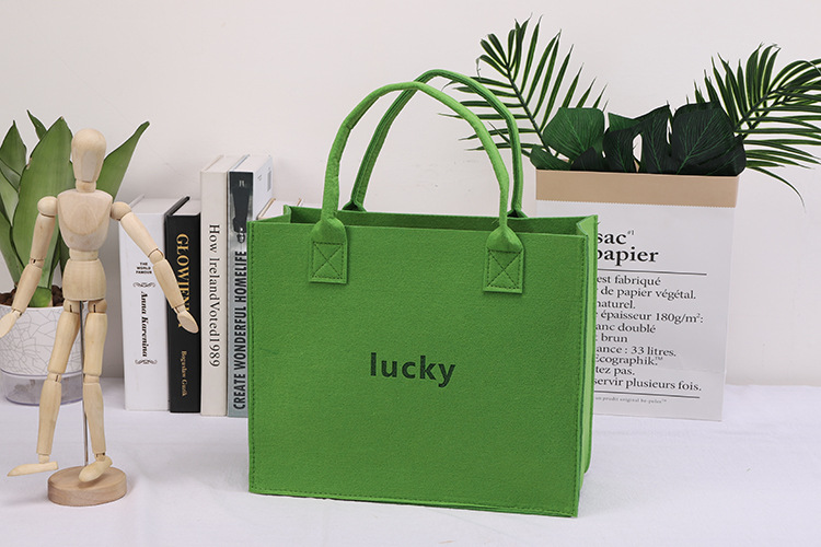 Wholesale Felt Tote Bag Large Capacity Letter Felt Bag Gift Bag Fashion Simple Felt Tote Bag with Logo