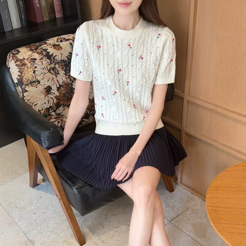 Spring and Summer Heavy Embroidery Bird and Rose Pattern Versatile Casual Thin Top T-Shirt Knitwear Women's Short Sleeve Spring and Summer Heavy Embroidery Bird and Rose Pattern Versatile Casual Thin Top T-Shirt Knitwear Women's Short Sleeve