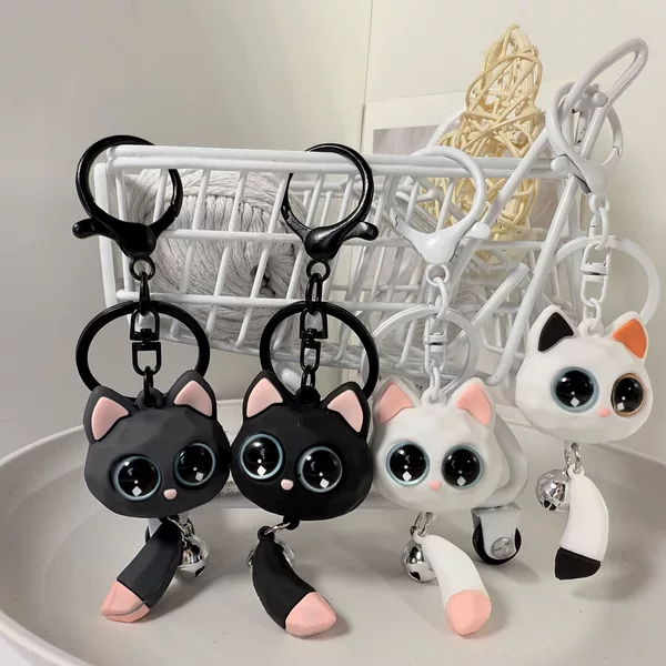 Creative Cartoon Big-Eyed Cat Keychain Pendant Resin Small Accessory Hanging Cat Figurine Ornament Small Gift