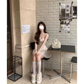 法式波点方领吊带连衣裙女夏a字裙