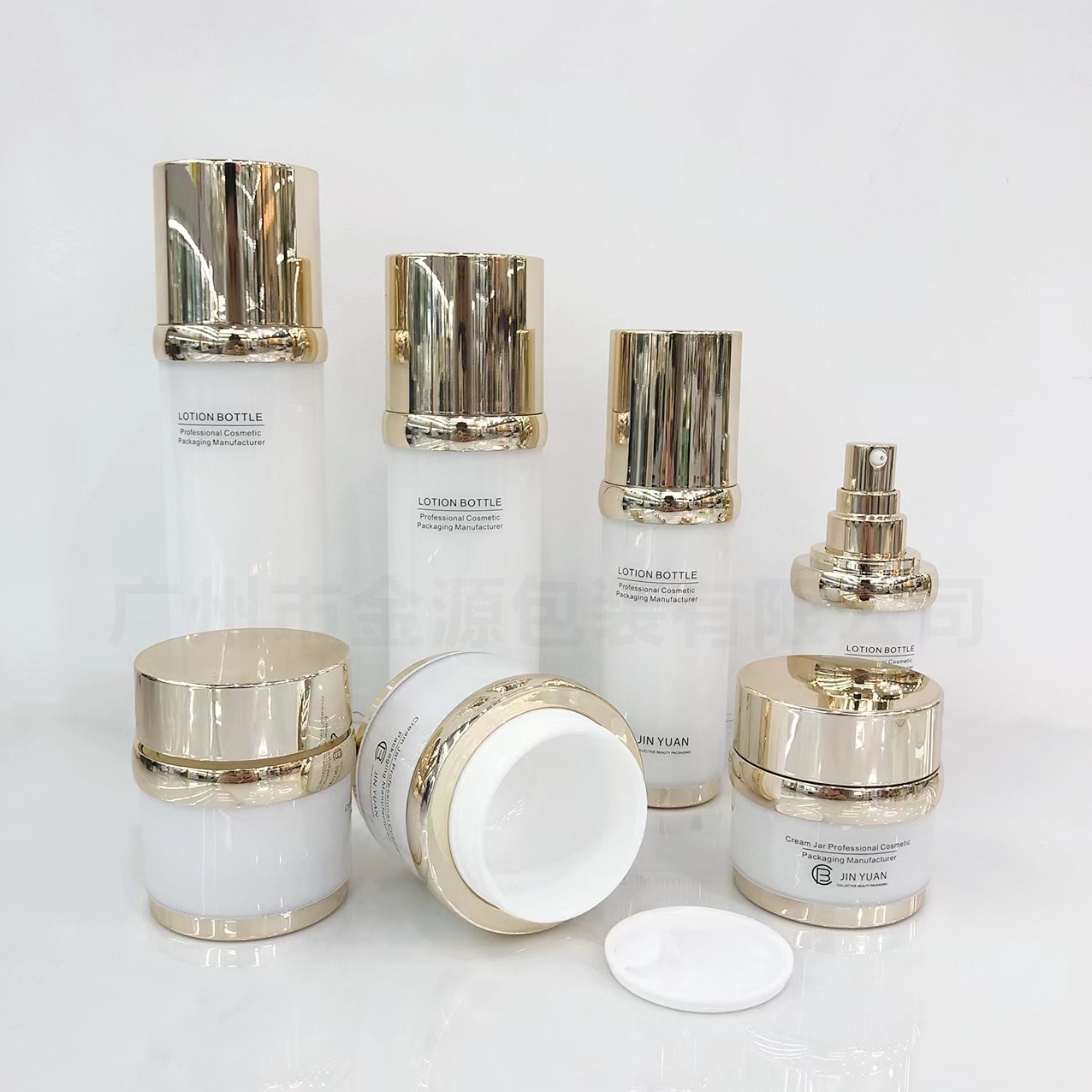 现货供应 圆形白色膏霜分装瓶亚克力护肤品面霜塑料套装瓶厂家