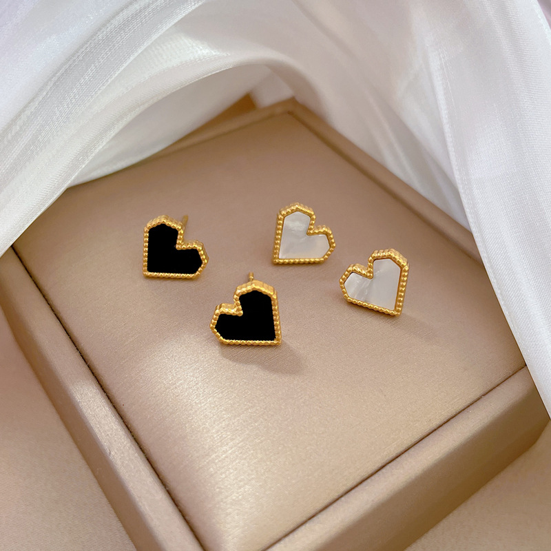 1 Pair Casual Simple Style Heart Shape Plating Inlay Titanium Steel Shell Ear Studs display picture 2