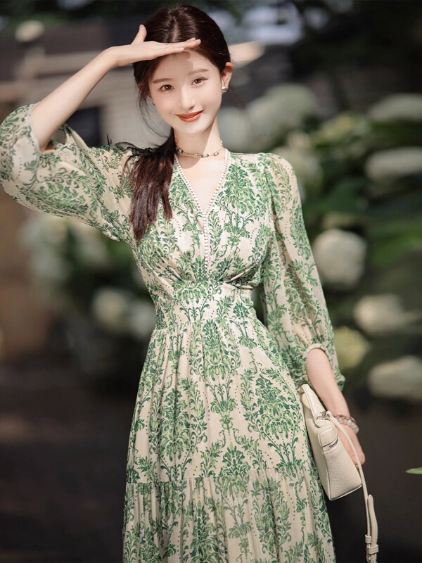大裙摆春秋约会休闲法式复古绿色碎花连衣裙夏季新款收腰V领长裙|undefined