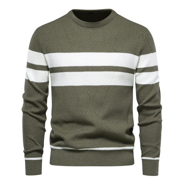 Demi-season two-tone knitted sweater for leisure with a round collar