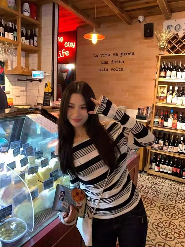 十三行2025年秋季新款挂脖绑带可一字领长袖条纹上衣韩系显瘦内搭|undefined