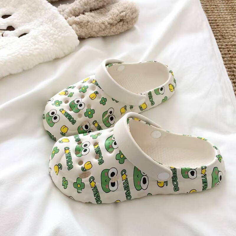 2025 Women's Slippers with a Stepping-On-Clouds Feel, Cute for Summer Outdoor Wear, Non-Slip Indoor Home Use, Thick-Soled Clogs for Summer