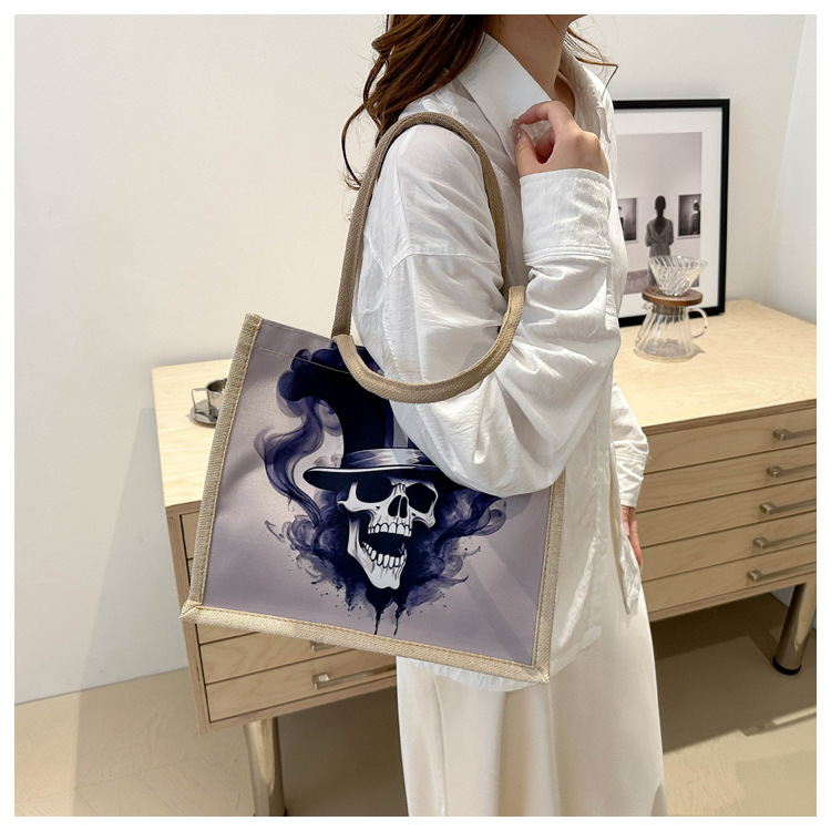 New fashionable skull canvas bag, women's large-capacity tote bag, single-shoulder bag for classes, 2024 fashionable tote bag undefined