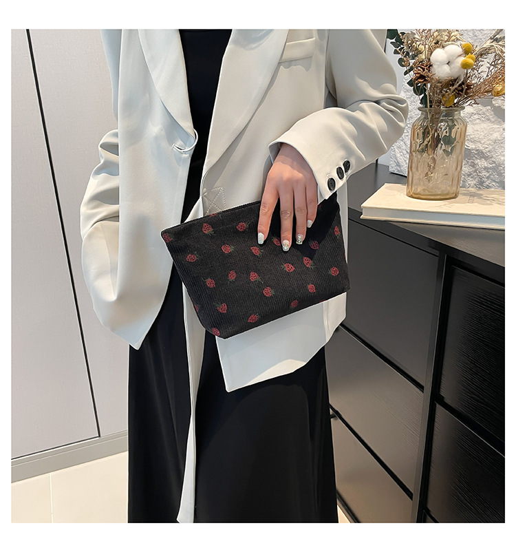 200g Weight Polyester Lining Material Zipper Closure Type / Strap Type Clutch Bag Bags Type Daily, Street, Shopping Occasion Canvas Material Strawberry Pattern All Seasons Season Unisex Gender Cute, Streetwear Style Square Shape Cute Streetwear Strawberry Canvas Square Makeup Bags 7